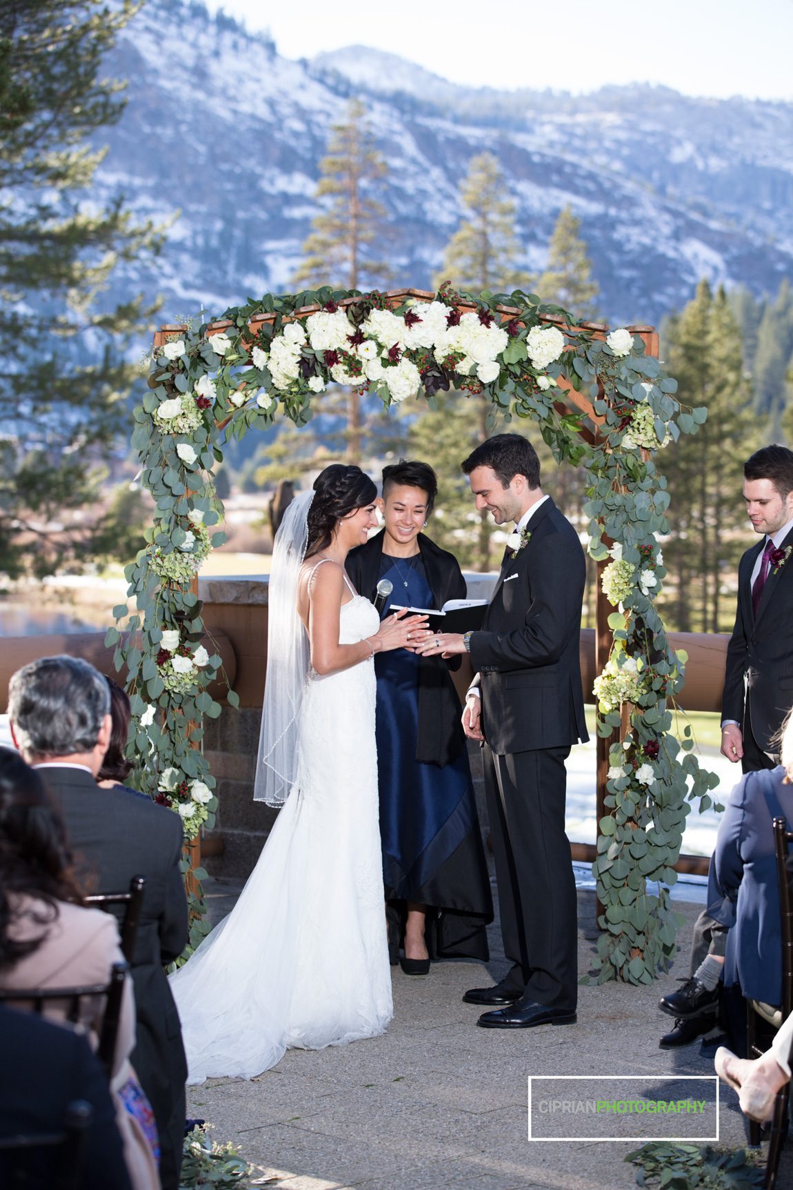 14-Tahoe-ceremony-wedding