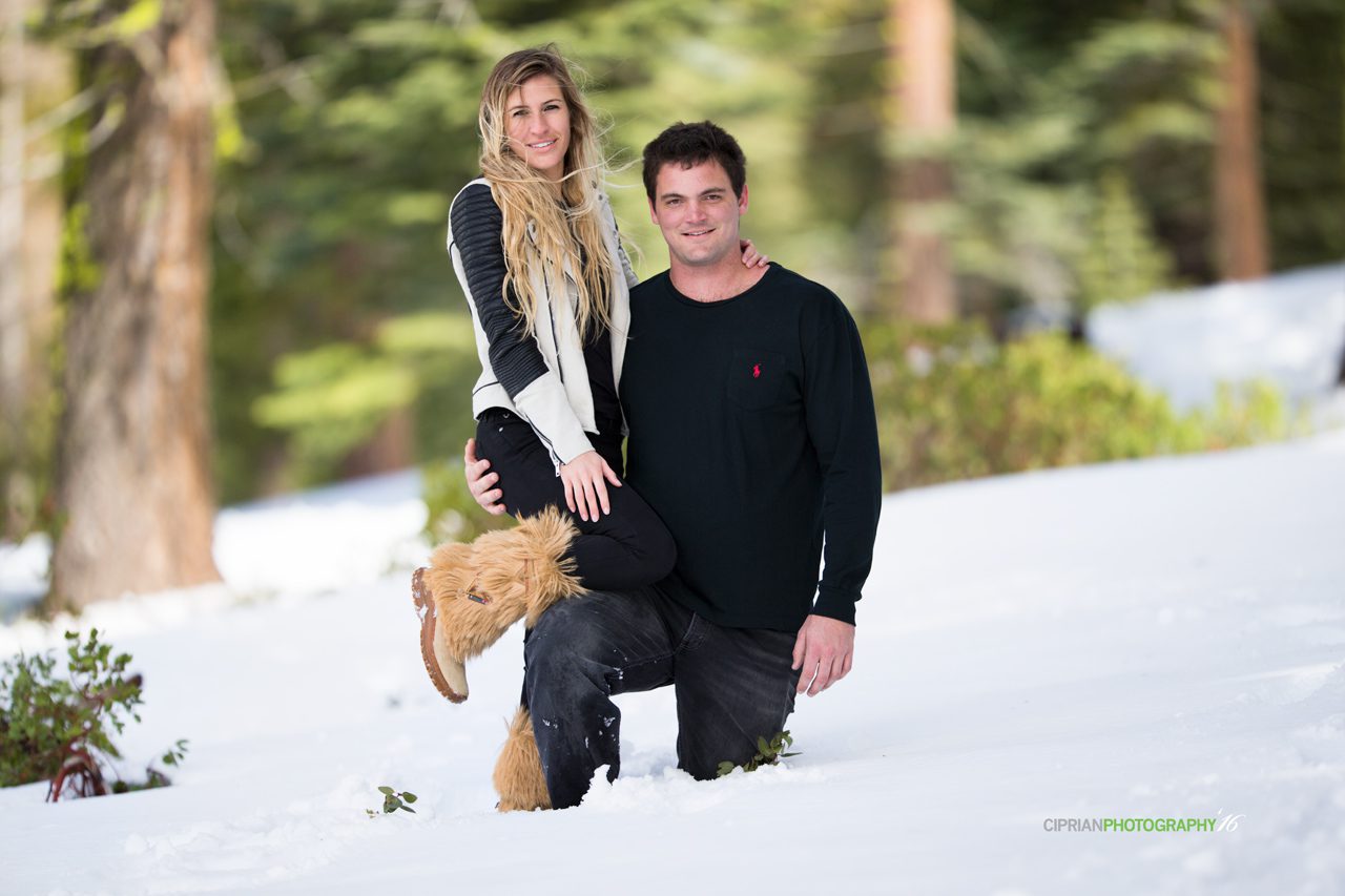 09-snow-engagement-photo-Tahoe