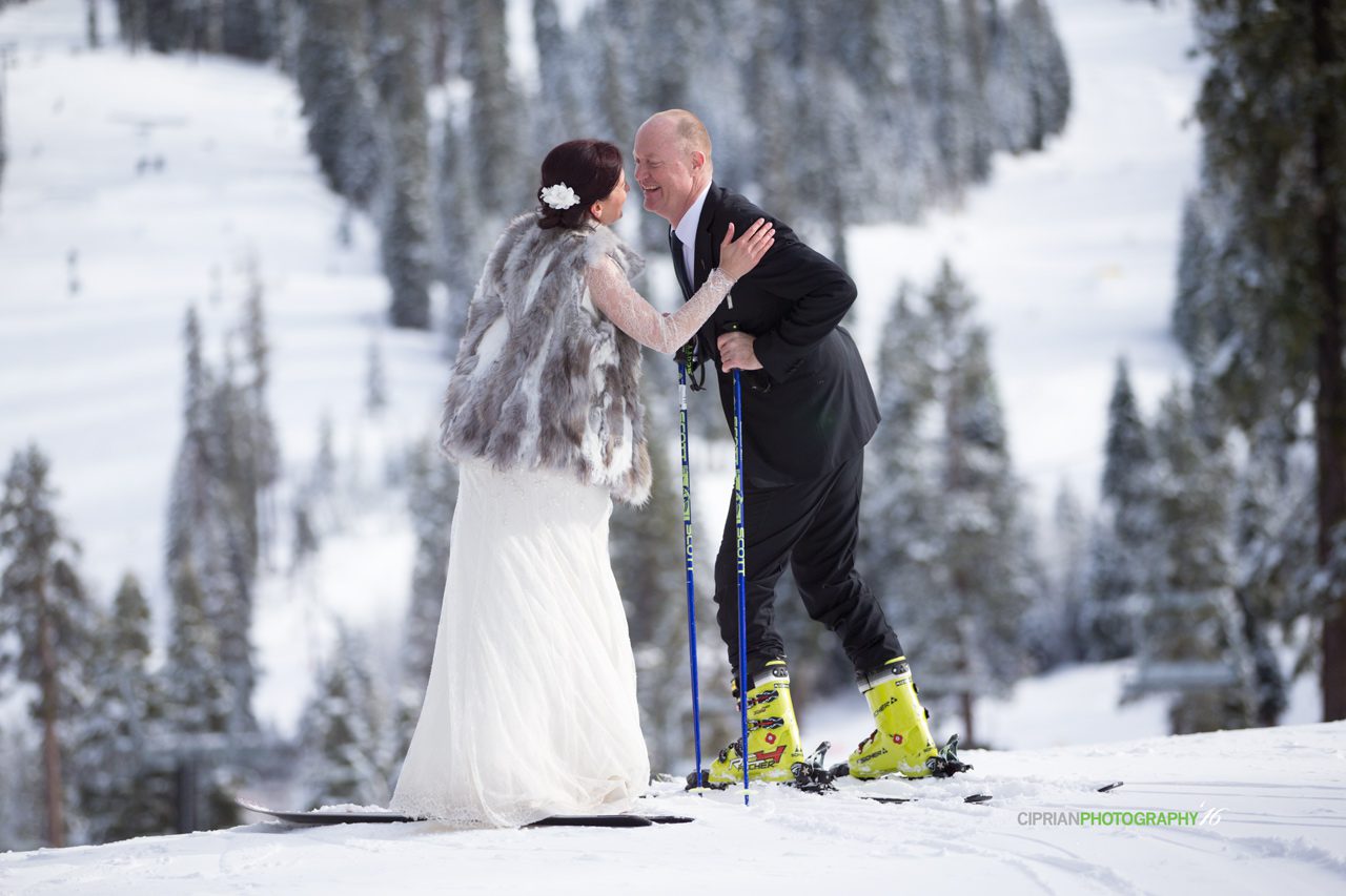 34-Ritz-Tahoe-skis-wedding